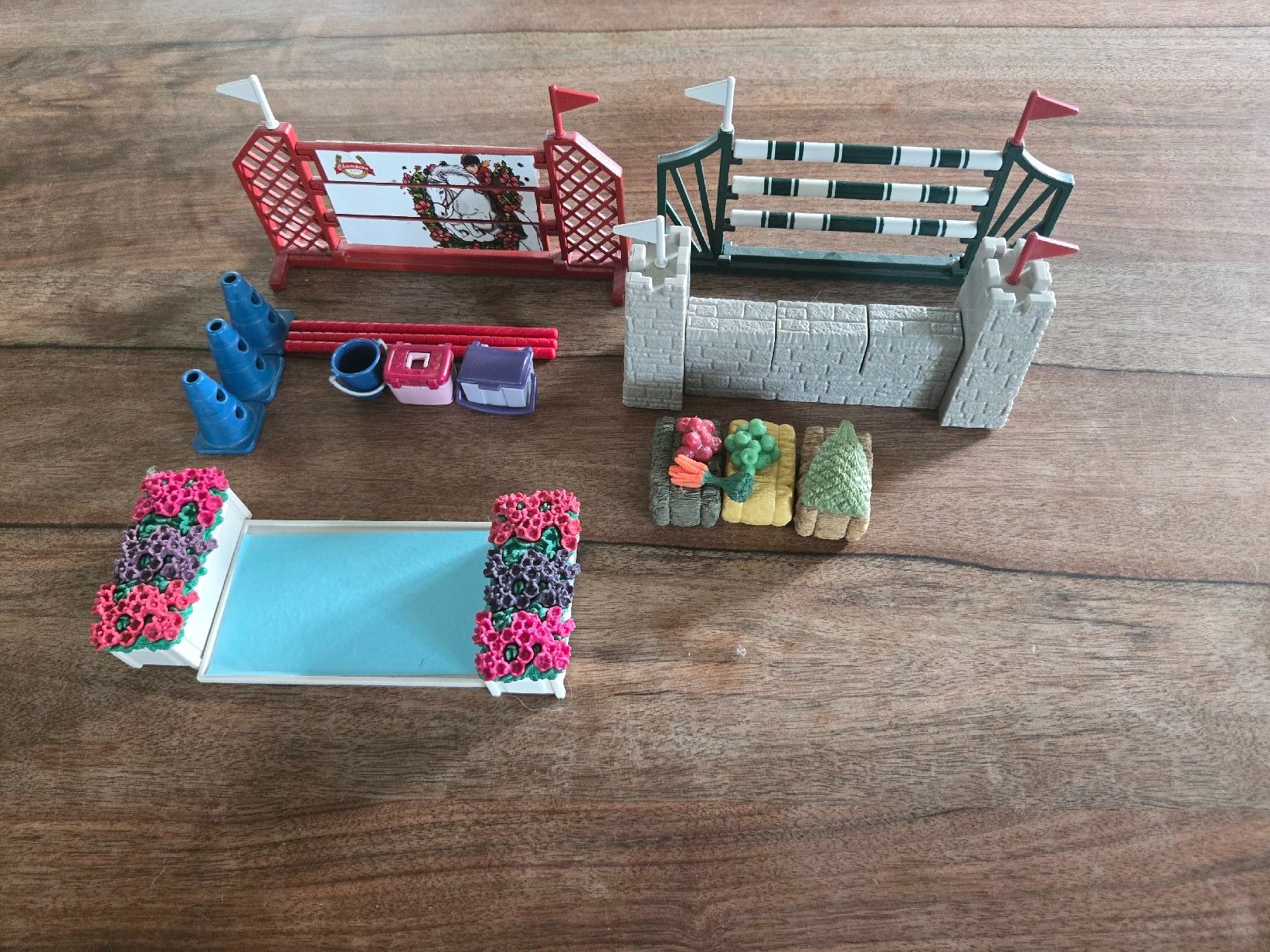 Schleich Spielzeuge: Schleich Set Pferd mit Stall – Gebraucht aus Rüschegg Gambach von zbi_7jfh 9