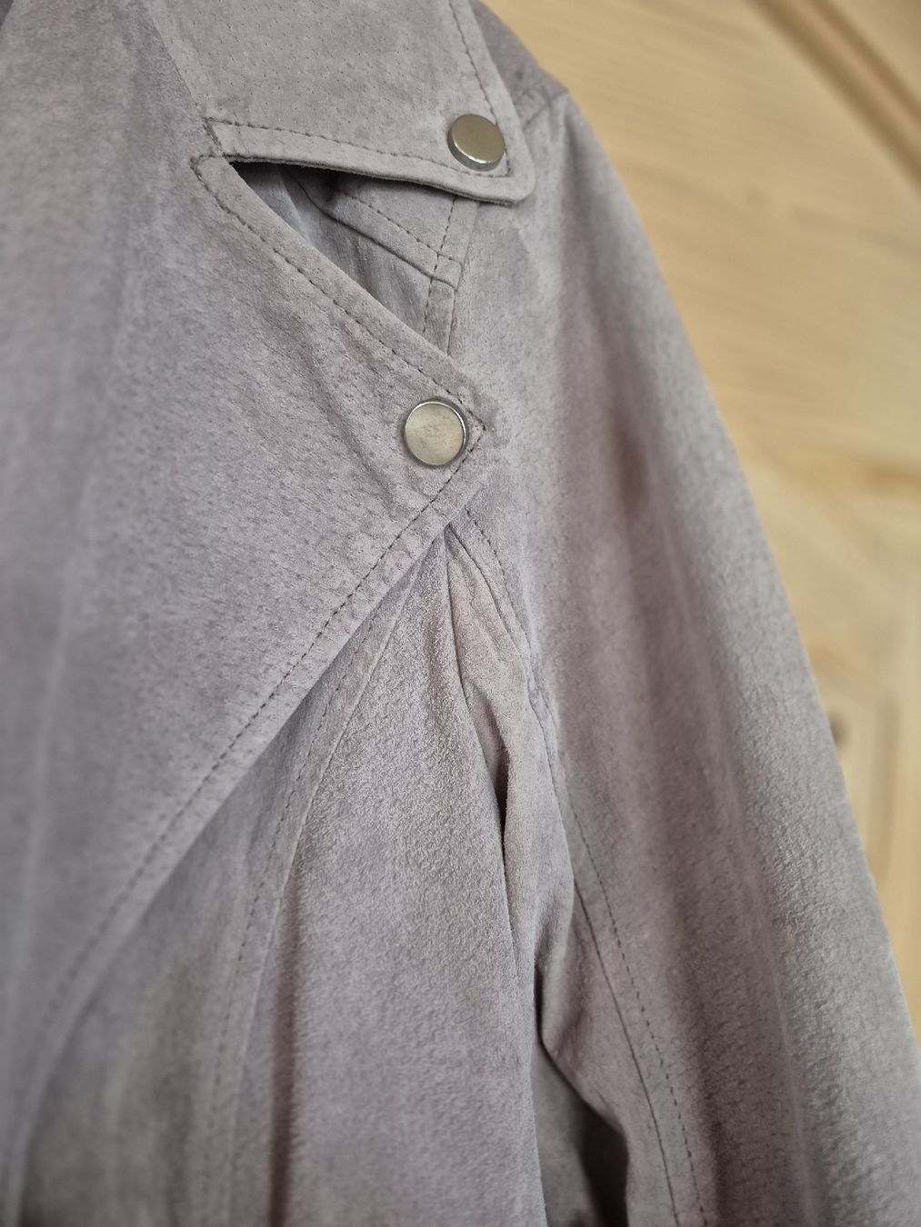 C&A Giacche: Damenjacke, Wildleder, helllila, Grösse 44, NEU – Nuovo (secondo la descrizione) da Lotzwil venduto da dr.feelgood 2