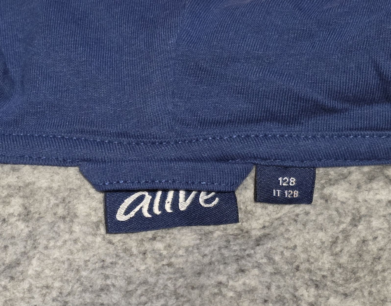 Maglioni & Felpe: Hoodie-Jacke Grösse 128 – Usato da Detligen venduto da ras_7ksp 2