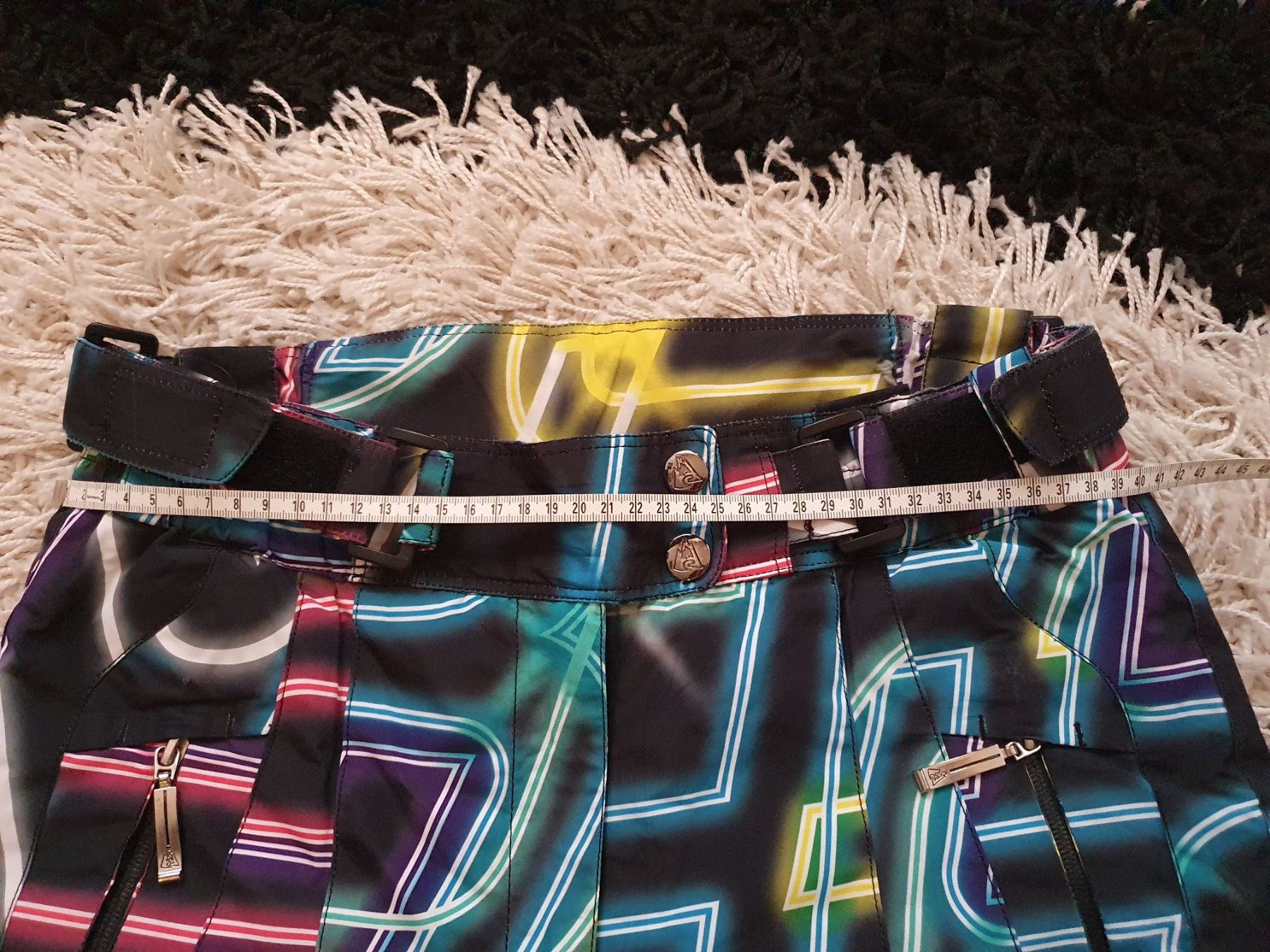 Pantaloni: Skihose/pantalon de ski – Usato da La Chaux-de-Fonds venduto da MyriamDo 3
