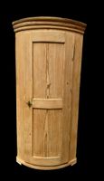 125cm hohes Eckschränkli aus Tannenholz