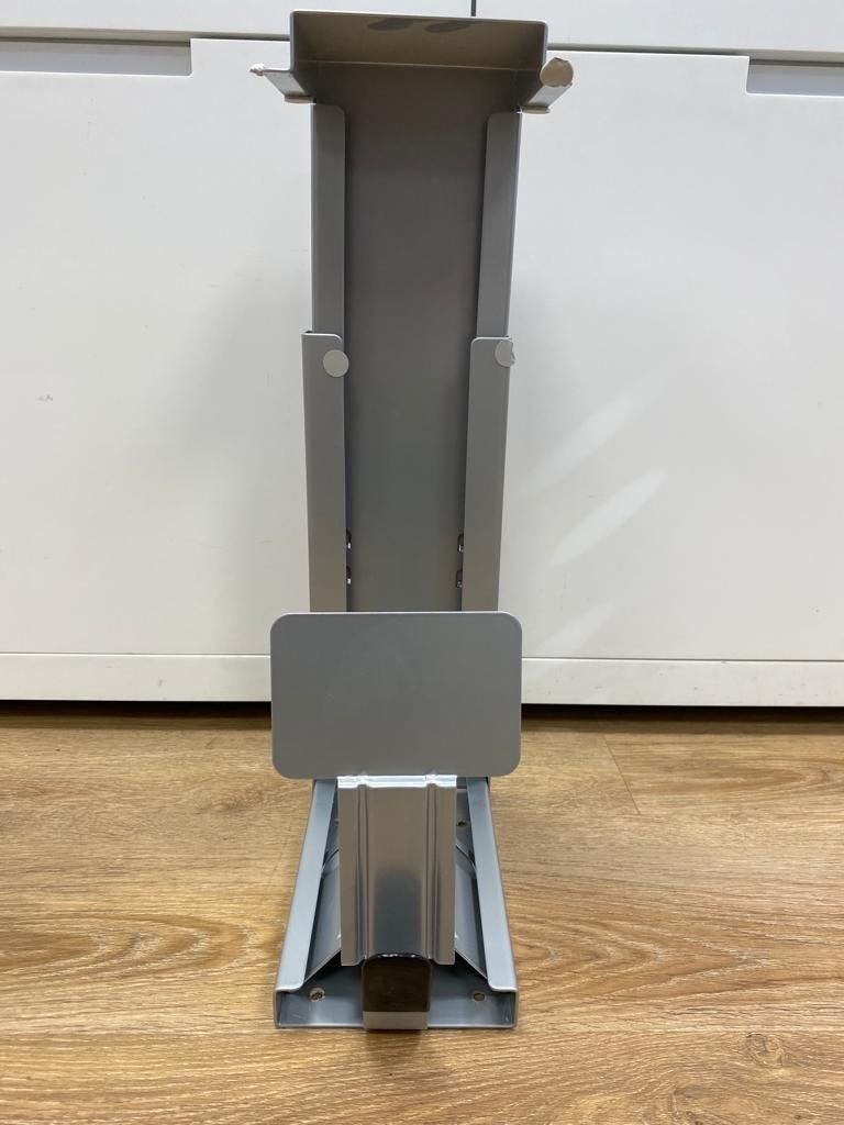 Supporti a parete: PC Halter silber – Usato da Niederwil AG venduto da Maeder_AG 1