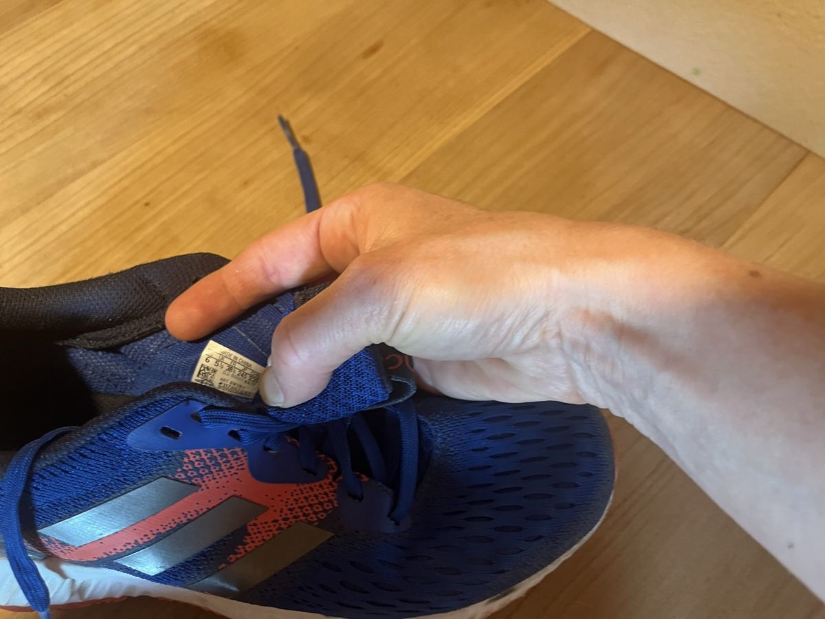 Adidas Scarpe da uomo: Adidas Turnschuhe Grösse 5.5 oder 38 2/3 – Usato da Dittingen venduto da Reh77 5