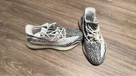 Adidas Yeezy Boost 350 V2 Zebra - Neu, Grösse 43