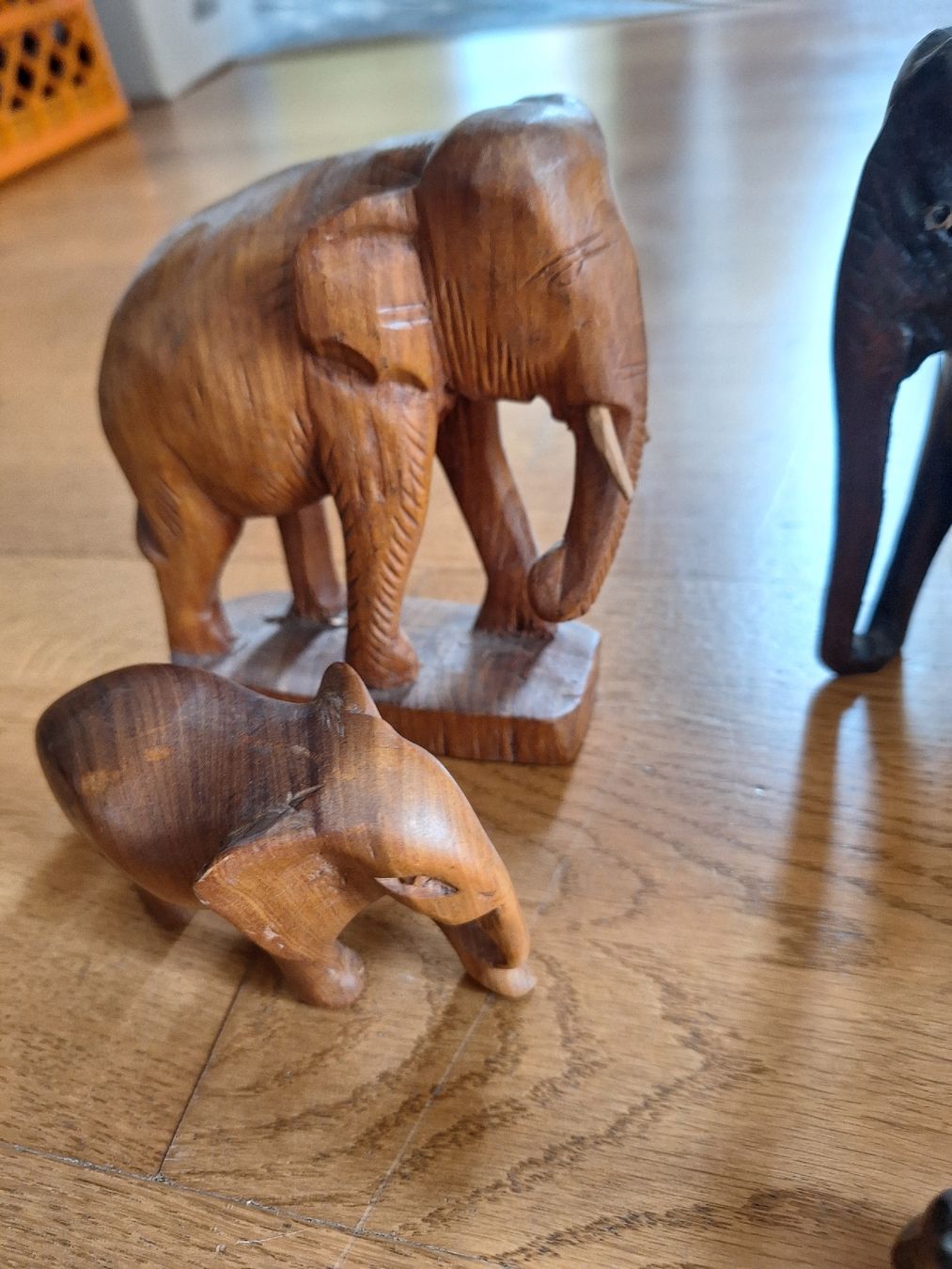 Toutes les décorations: Neun Elefanten aus Holz – D'occasion à Genolier par Antoine30 1