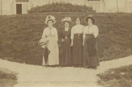 Frau 4 moderne Frauen Damen wo? ca.1920 Motiv sehr gut erhal