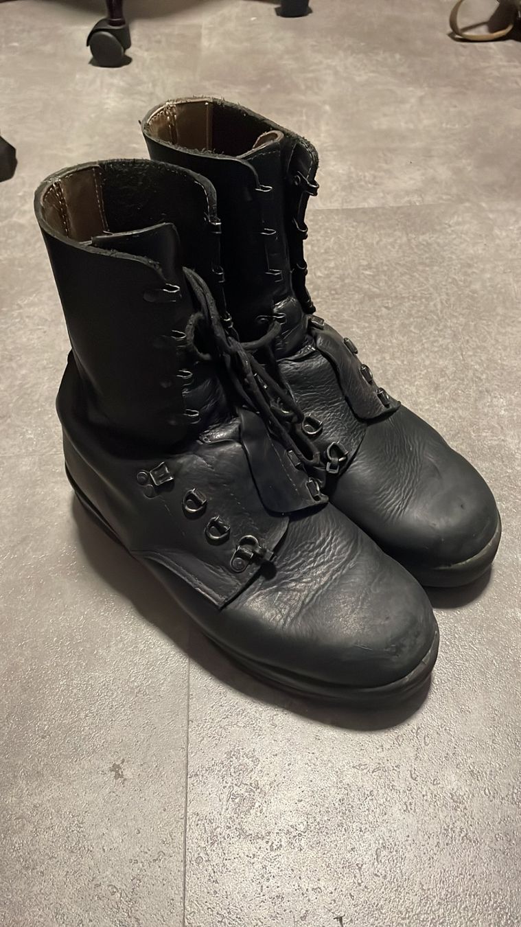 Schweizer Armee Herrenschuhe: Kampfstiefel KS 90 – Gebraucht aus Uerkheim von fabulafero