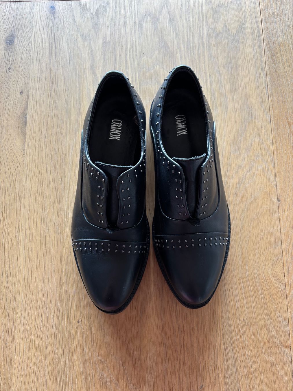 Scarpe da donna: Derbies cloutés taille 38 – Usato da Biel-Bienne venduto da sarahthierry