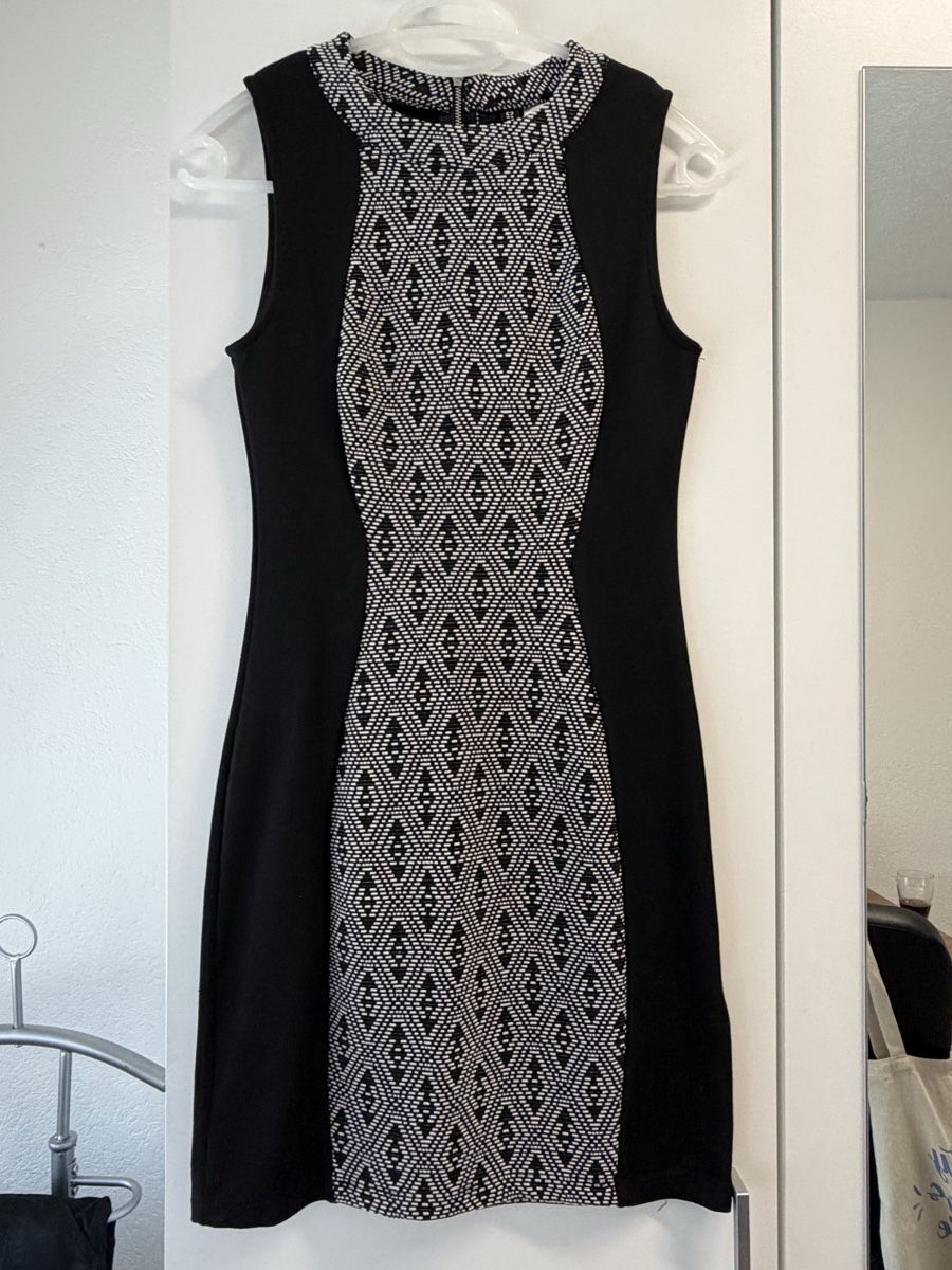 Vestiti: Kleid schwarz weiss Grösse 36 – Usato da Zumholz venduto da puerro01