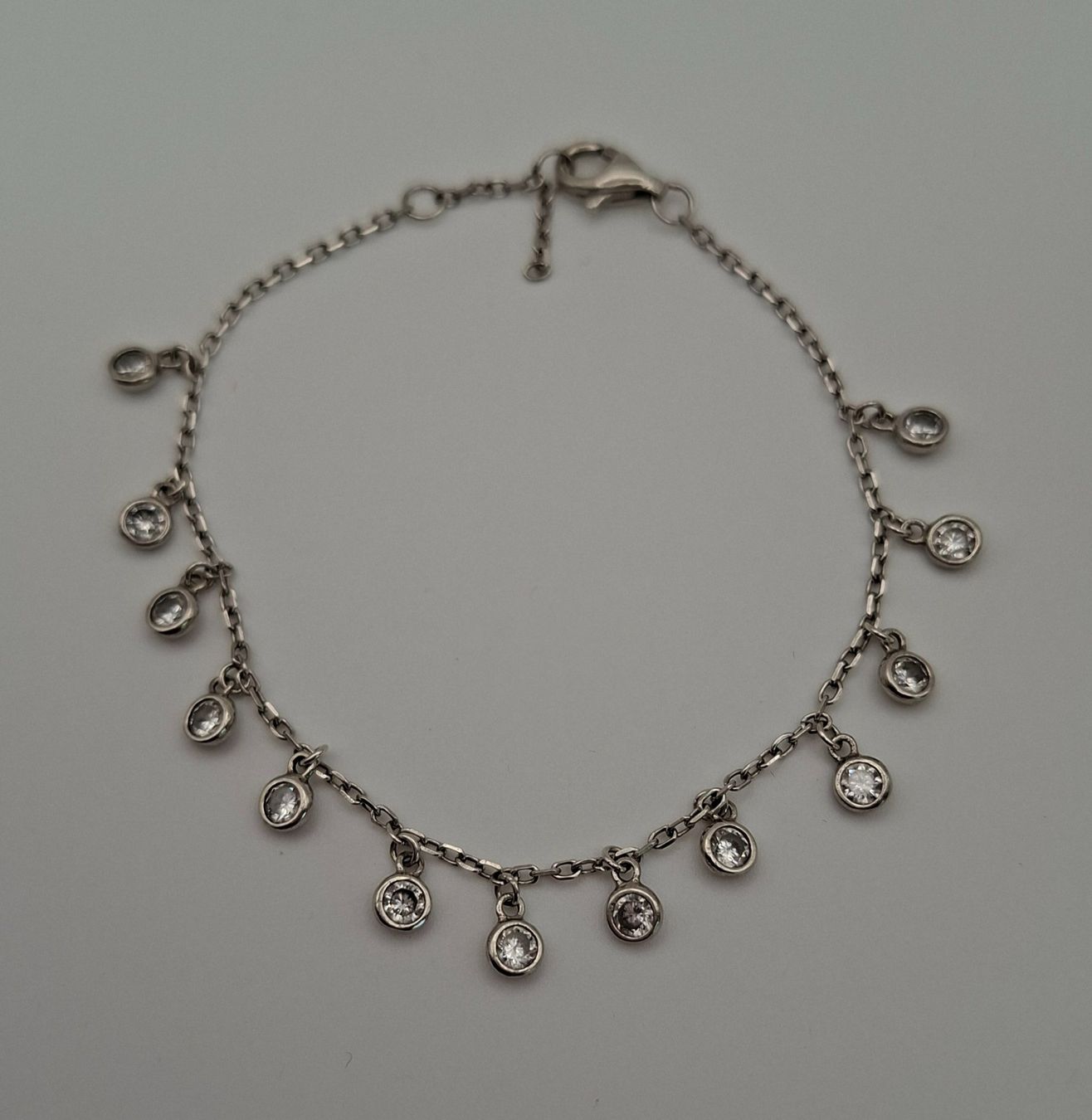 Armbänder & -reifen: Armband mit Zirkonia, Silber 925 – Gebraucht aus Kriens von Wolly85