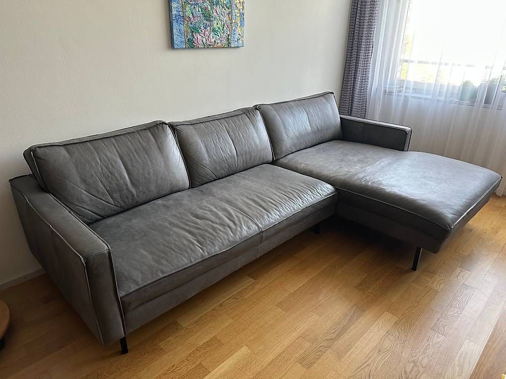 Divani: Graues Leder-Ecksofa mit Longchair, 260cm – Usato da Zürich venduto da robie.atienza