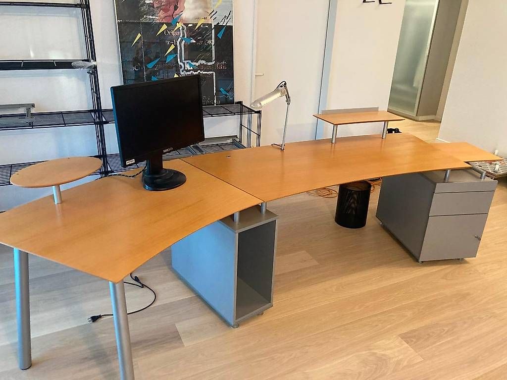 Schreibtische: Büro Tisch – Gebraucht aus Zürich von Benelli_