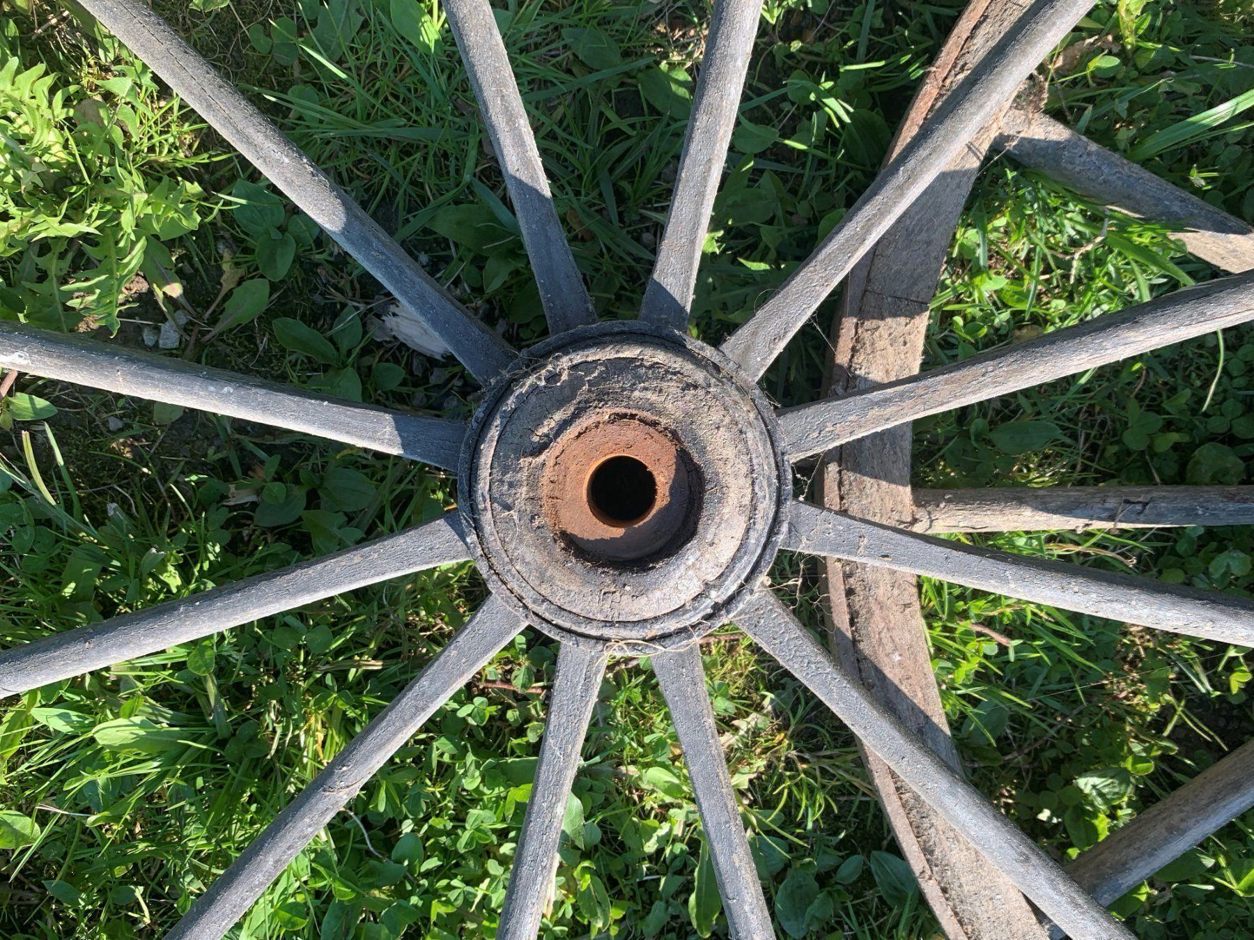 Carrozze: Zwei antike Wagenräder – Usato da Ebnat-Kappel venduto da pourlemerite 2