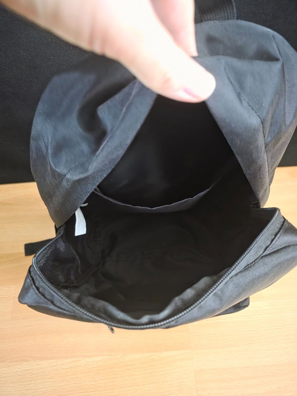 Rucksäcke: Rucksack schwarz ein Fach – Gebraucht aus Reichenburg von Mischna 2