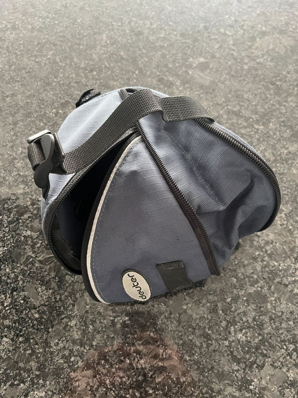 Ersatzteile: Satteltasche Deuter mit Sattelhalterung – Gebraucht aus Rubigen von Markus_45 4