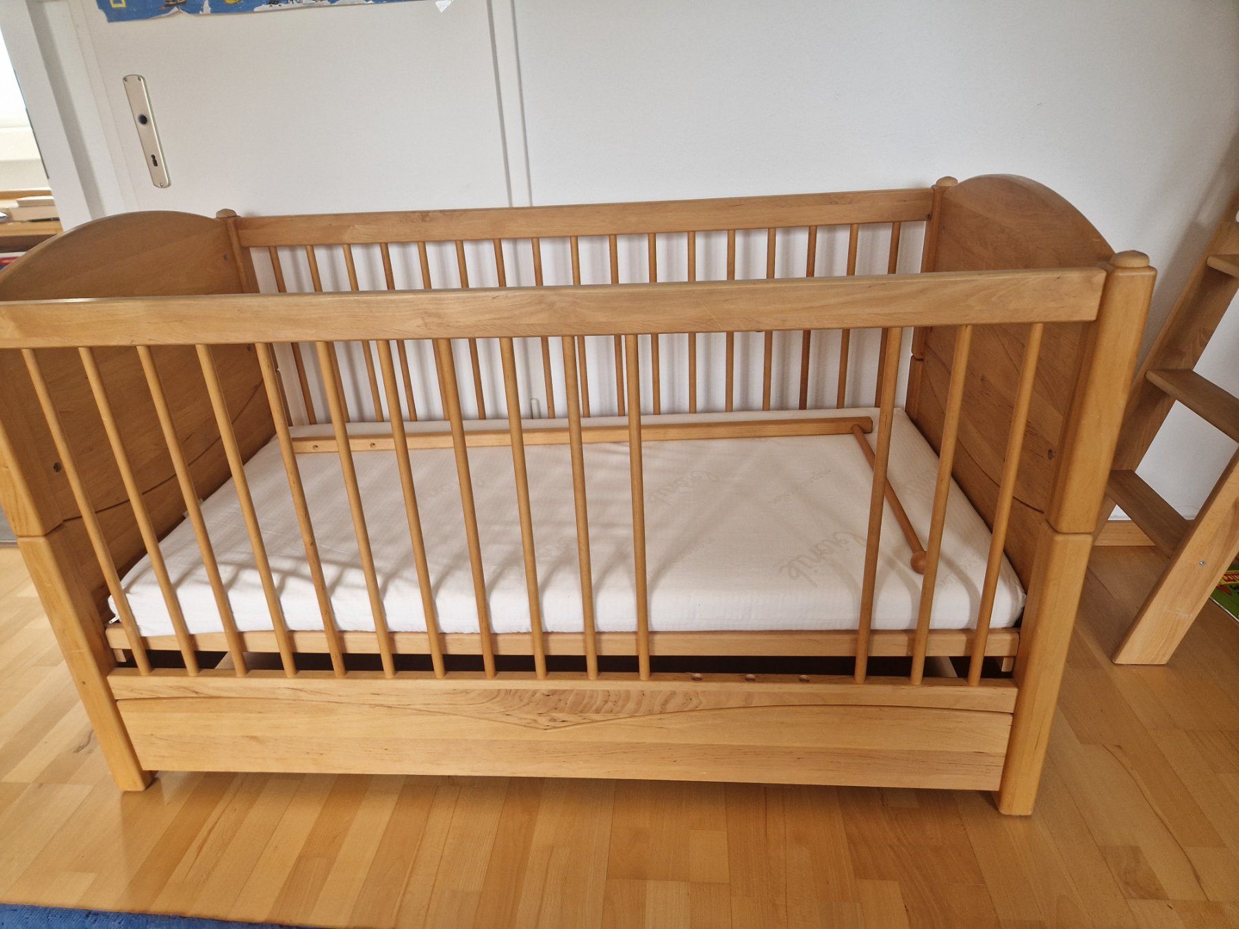 Lits: Kinderbett Naturholz – D'occasion à St. Gallen par KatharinaAS