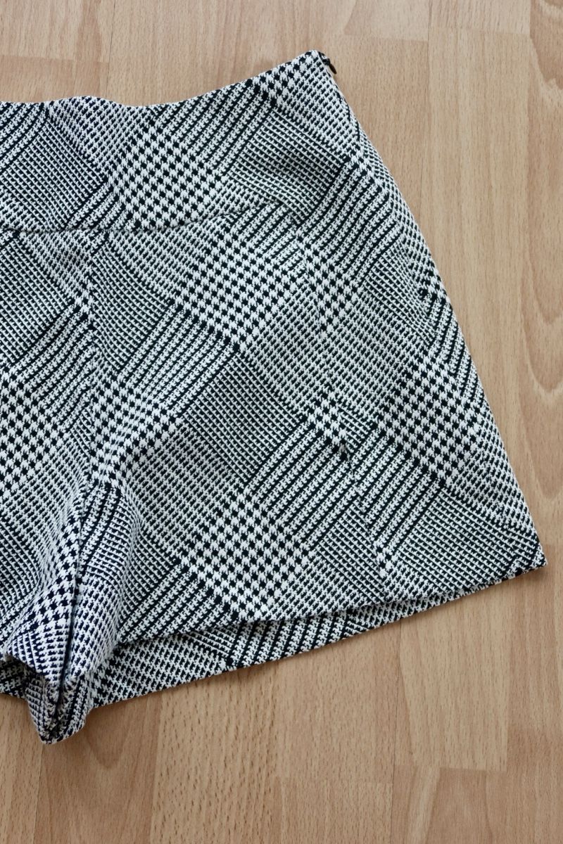 Zara Pantaloni: Shorts gemustert - ähnlich Hahnentrittmuster – Usato da Uster venduto da m_21 3