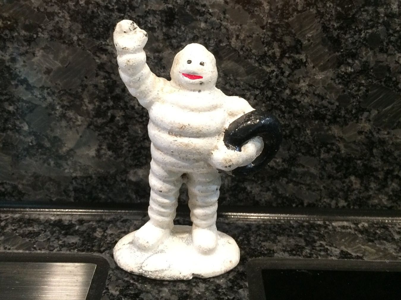 Michelin Schilder: Michelin Emaille Schild mit einer Gusseisernen Werbe-Figur – Gebraucht aus EMMETTEN von pfi_cbg5 2