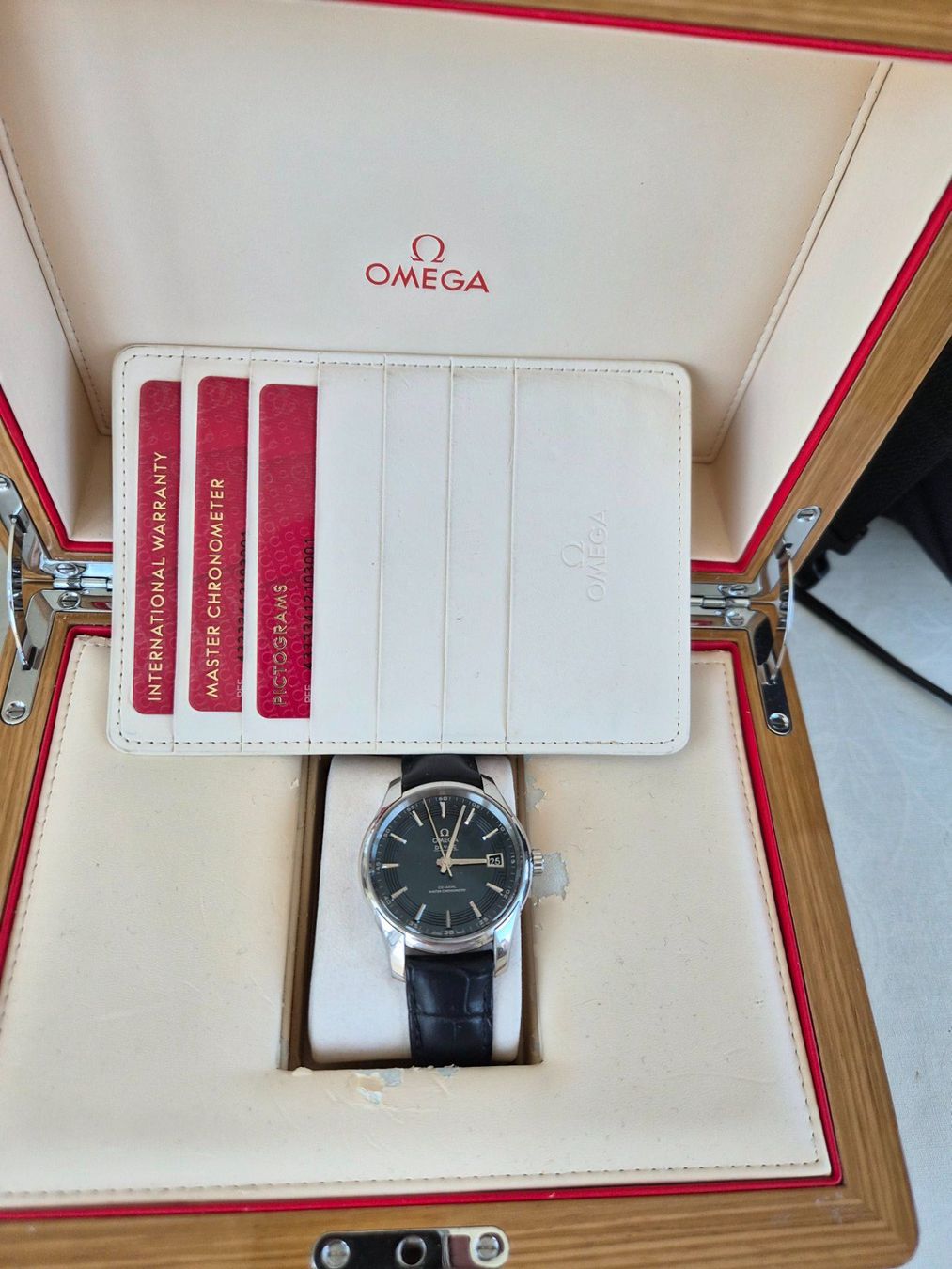 Omega Uhren: Omega De Ville Hour Vision – Gebraucht aus Chabrey von Horology 6