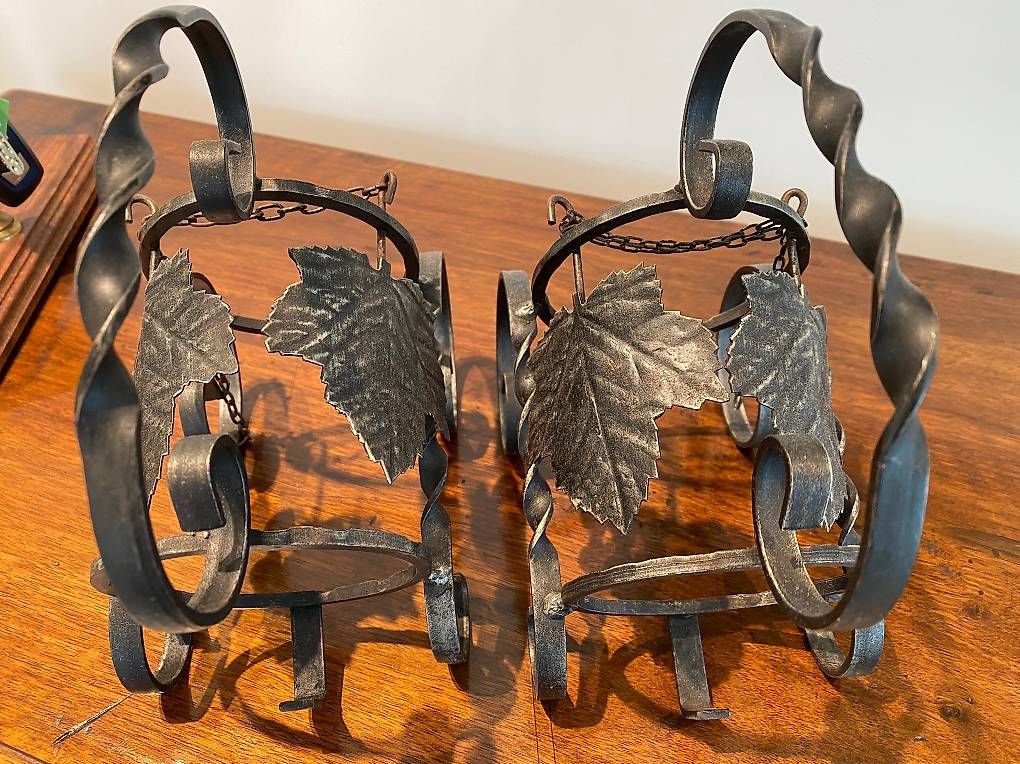 Portabottiglie: 2 Schöne Weinflaschen -Halter Handgeschmiedet  – Usato da Herrliberg venduto da Verenawo5 1