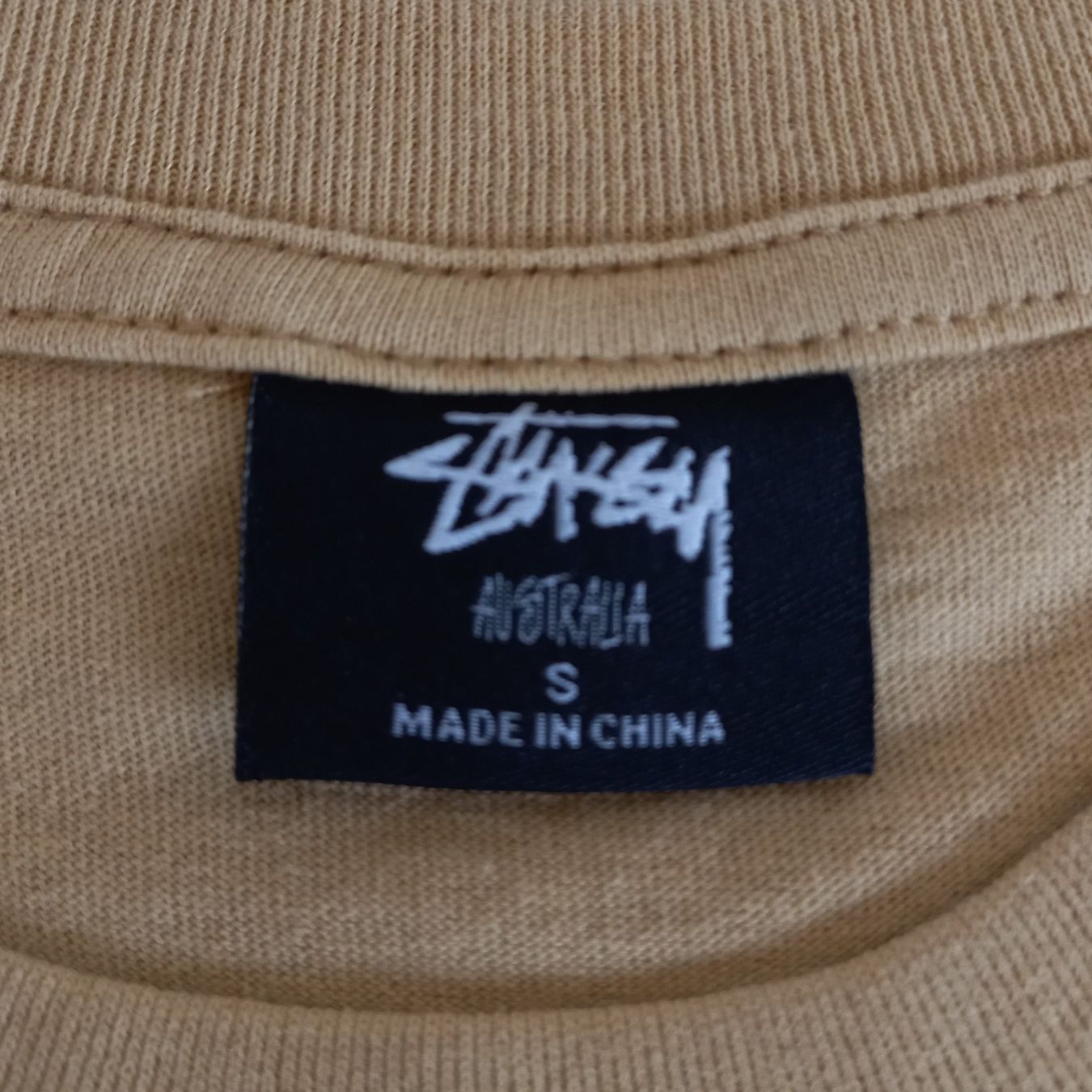 Stüssy T-shirt: Stüssy Tee Yellow (S) – Nuovo e nell'imballaggio originale da Chamoson venduto da Sapoloshop 3