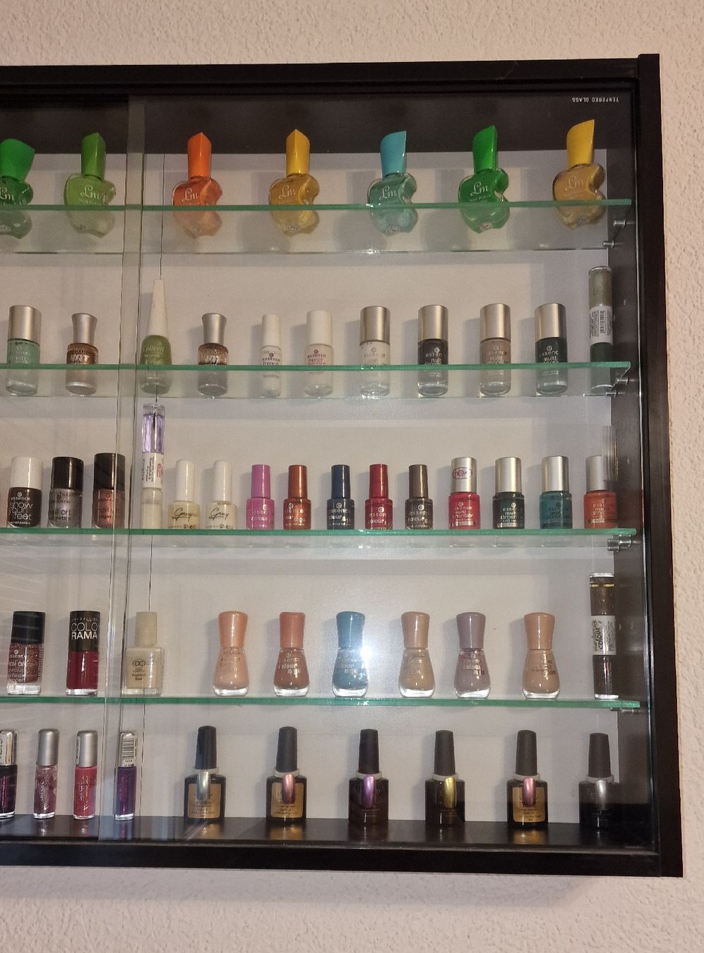 Smalto per unghie: Wandvitrine inklusive Nagellacke – Nuovo (secondo la descrizione) da Kehrsatz venduto da MyShoppy 2