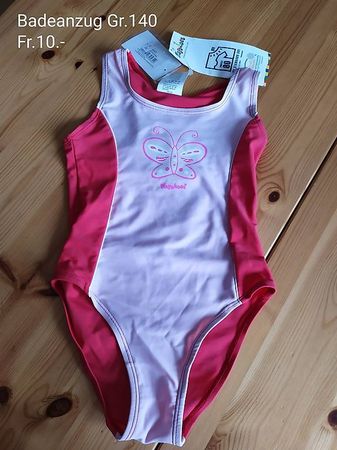 Badekleid Gr.140(eher kleiner)