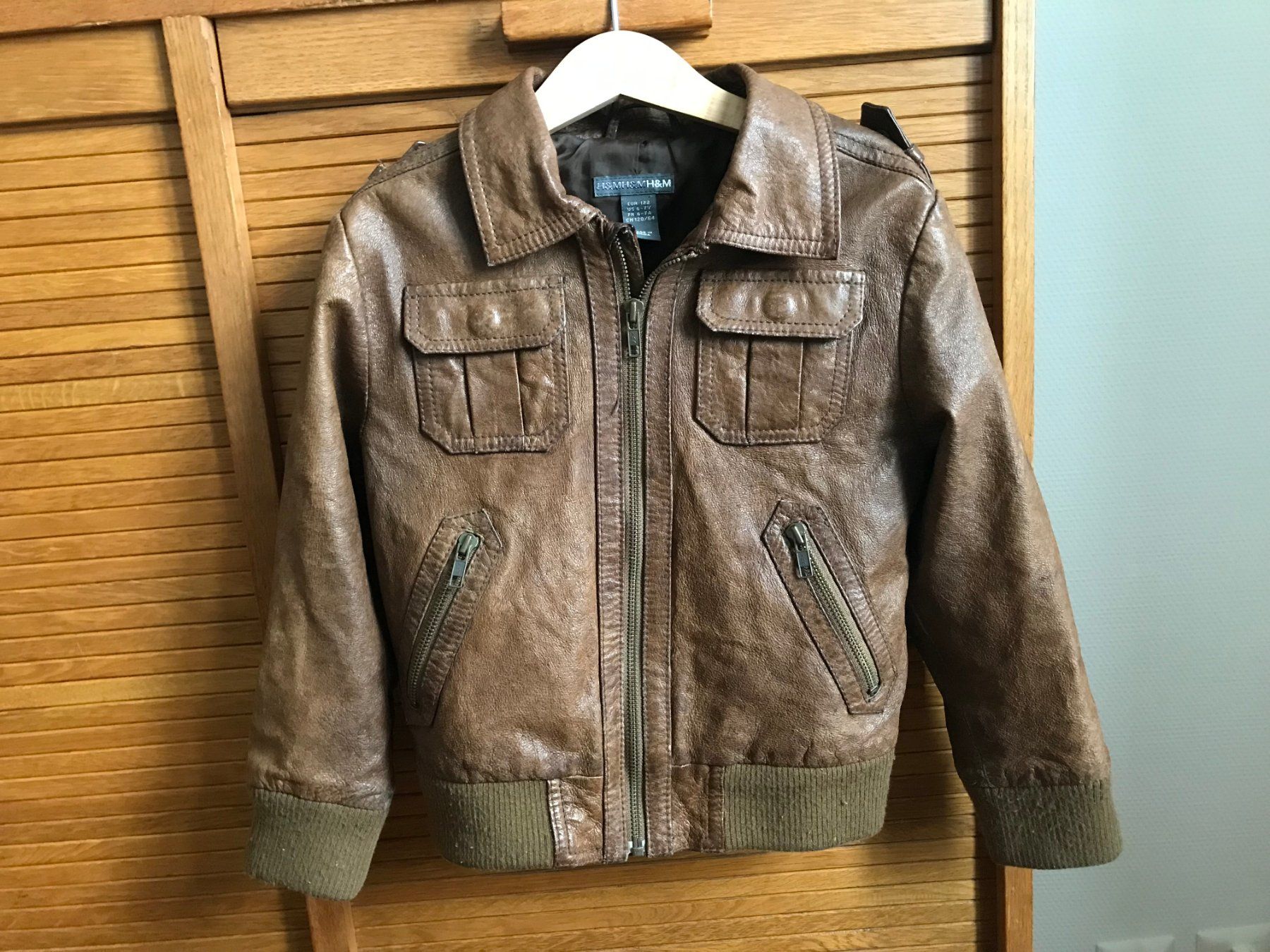 H&M Giacche & Cappotti: Coole Lederjacke Retro-Style Gr. 122 Kinder – Nuovo (secondo la descrizione) da Wädenswil venduto da Aniares2