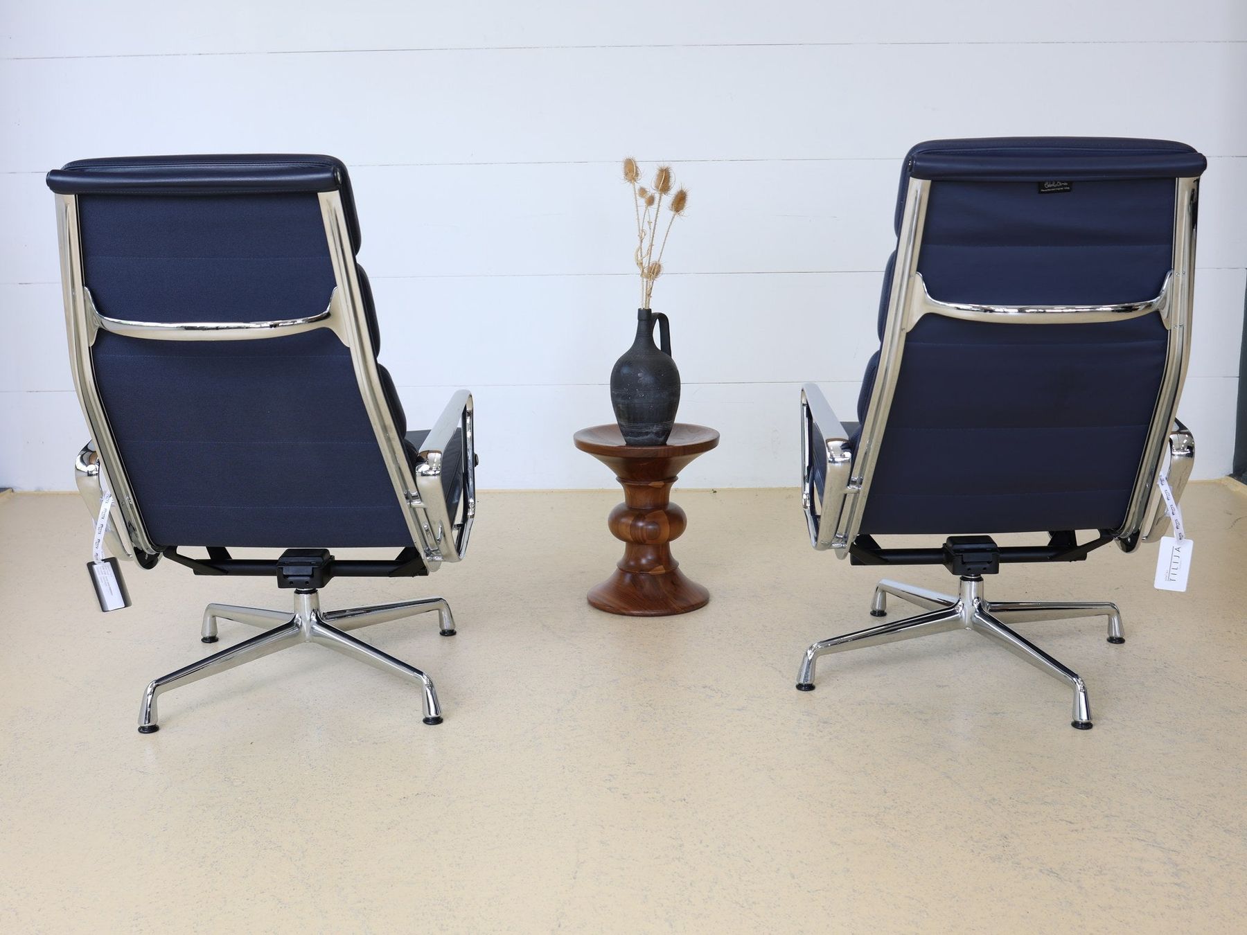 Vitra Poltrone: Vitra EA 222 Soft Pad Sessel | Dunkelblau Leder – Usato da Meinisberg venduto da atelier_TILIJA 6