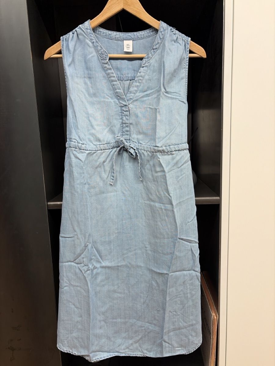 H&M Vestiti: Robe de grossesse H&M jeans XS – Usato da Küssnacht am Rigi venduto da amynilleuh