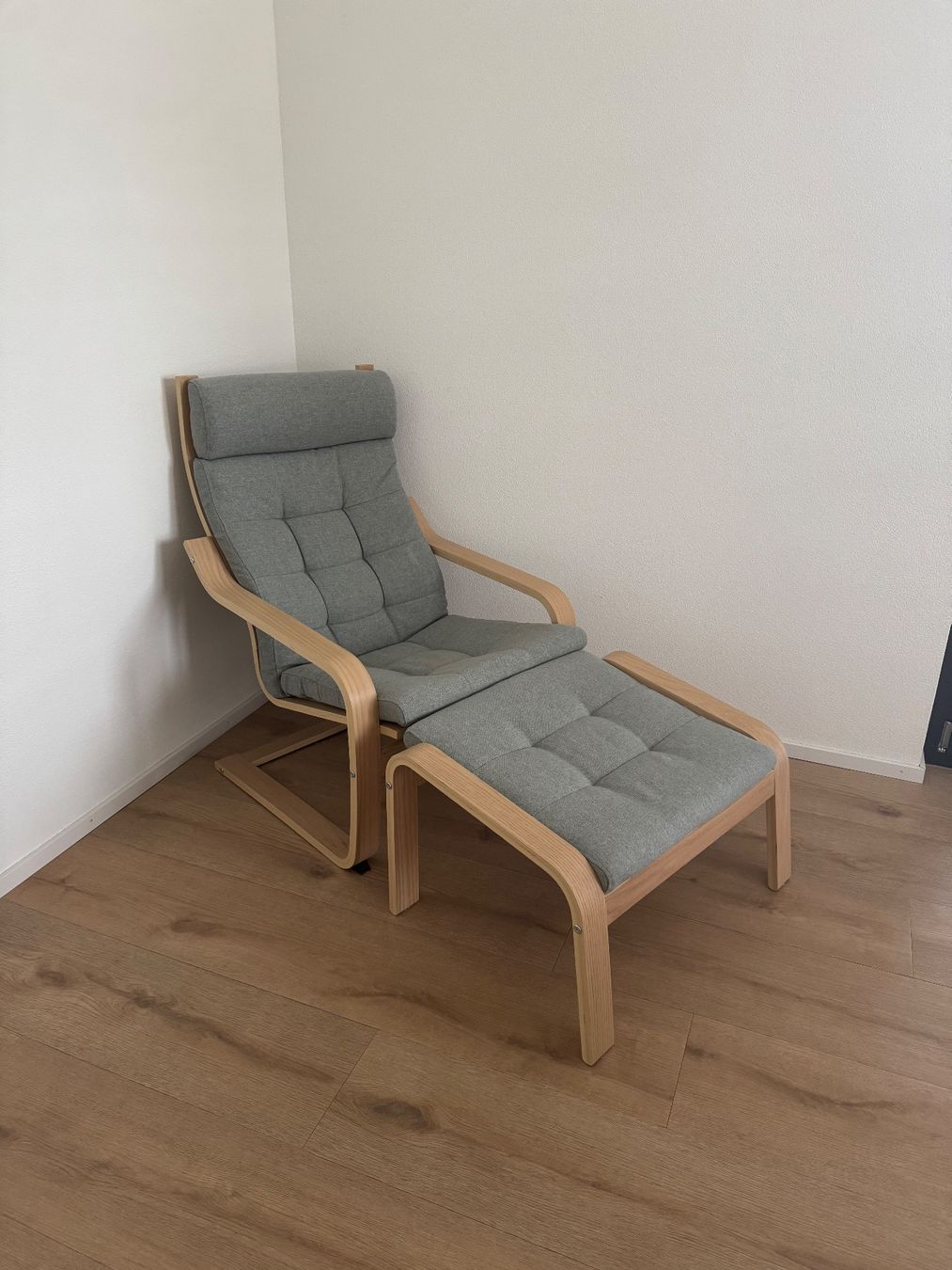 Ikea Fauteuils: Ikea Sessel Poäng inkl. Hocker – D'occasion à Kleinandelfingen par philippkaegi 1