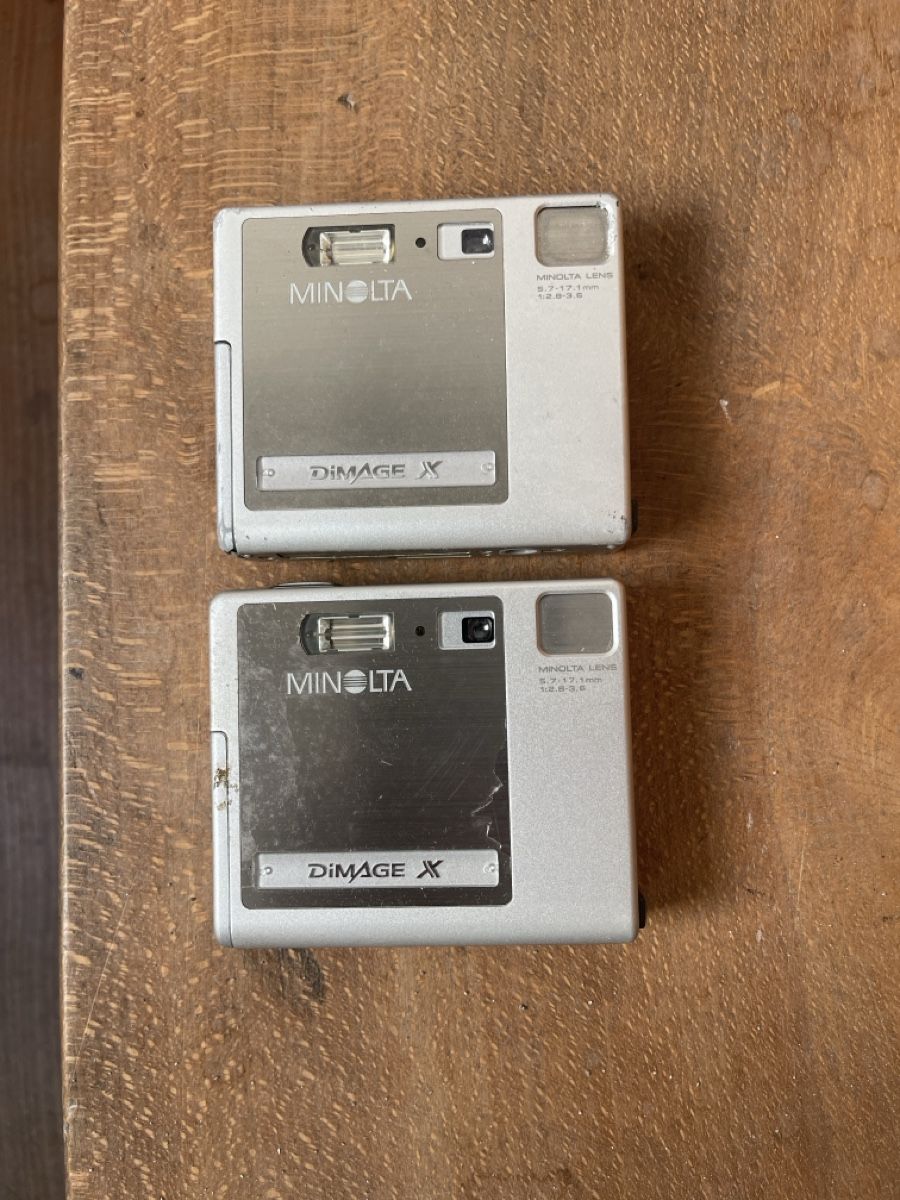 Minolta Kamera: Minolta DiMAGE X cameras for parts – Defekt aus Zürich von wiredancer