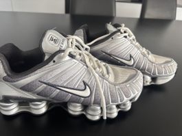 Nike Shox Schuhe Grösse 41 Silber