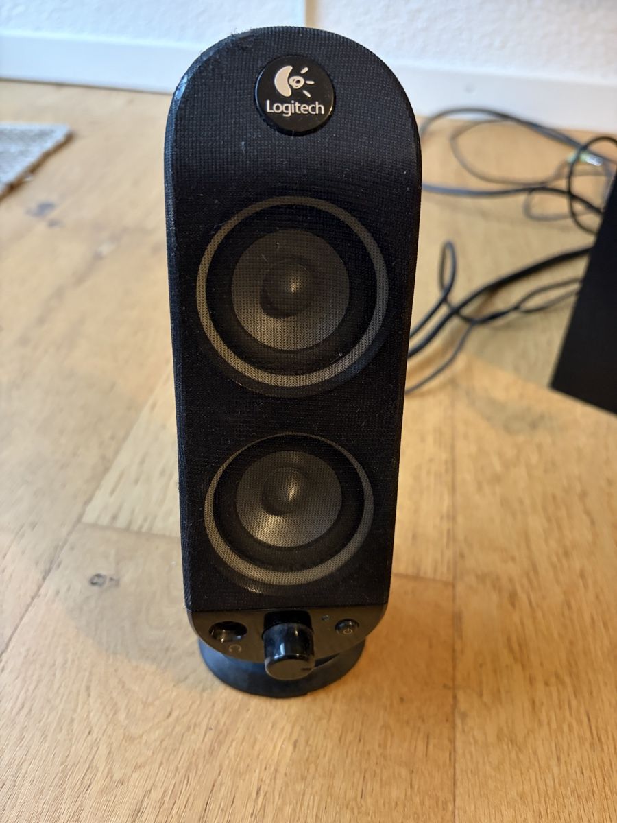 Logitech Casse acustiche: Logitech X-230 Lautsprecher-System mit Subwoofer schwarz – Usato da Thun venduto da Kiebitz59 1