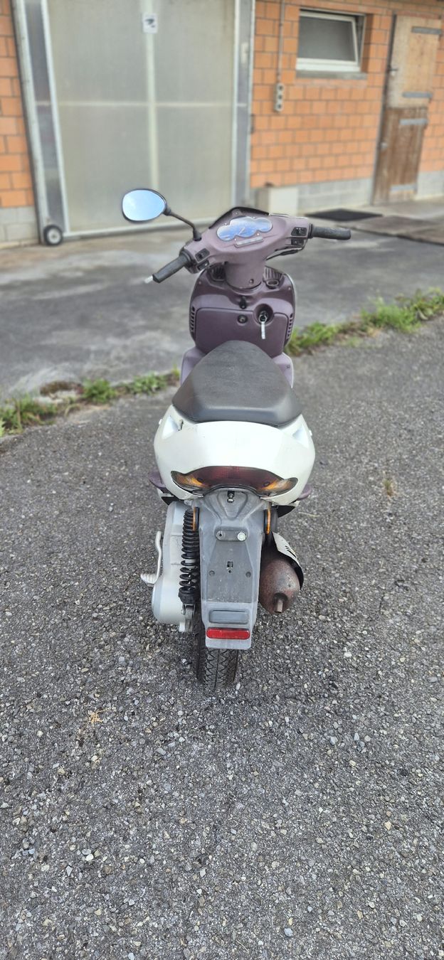 Aprilia Scooter: Roller Aprilia Sonic 50 – Usato da Thun venduto da Vet.Lim 4