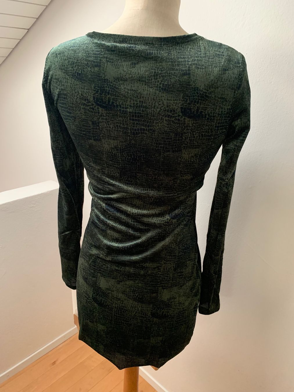 Vestiti: Kleid – Usato da Ennetbaden venduto da usemiste 1