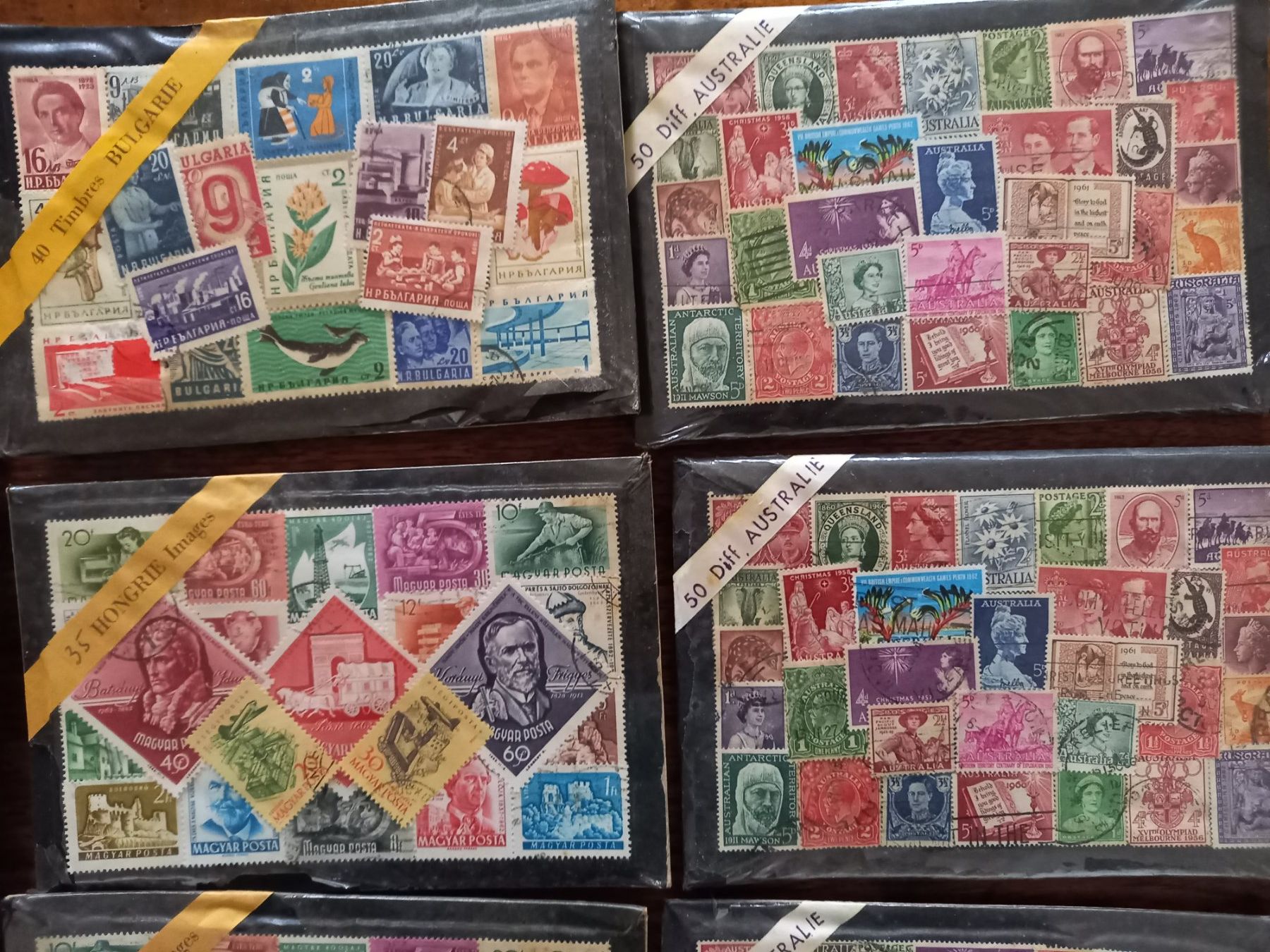 Tutti i francobolli: 9 pochettes de timbres divers oblitérés – Usato da Lausanne venduto da leneko 1