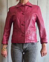 Veste en cuir. Taille 34.