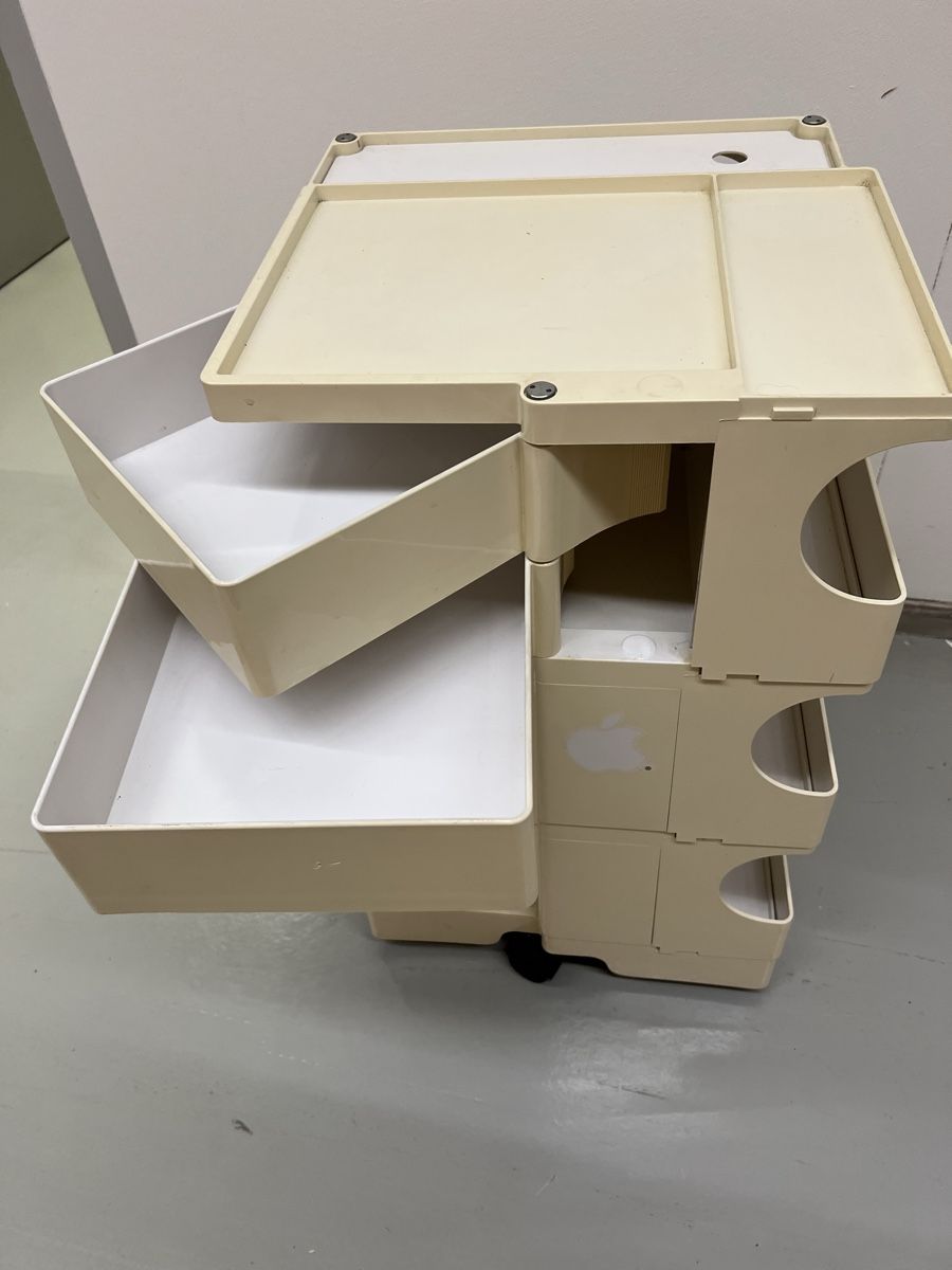 Korpus: Boby 3/2 Rollcontainer Joe Colombo Design – Gebraucht aus Hombrechtikon von vespa1954 6