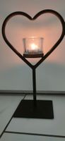 Windlicht mit Kerze in Herzform