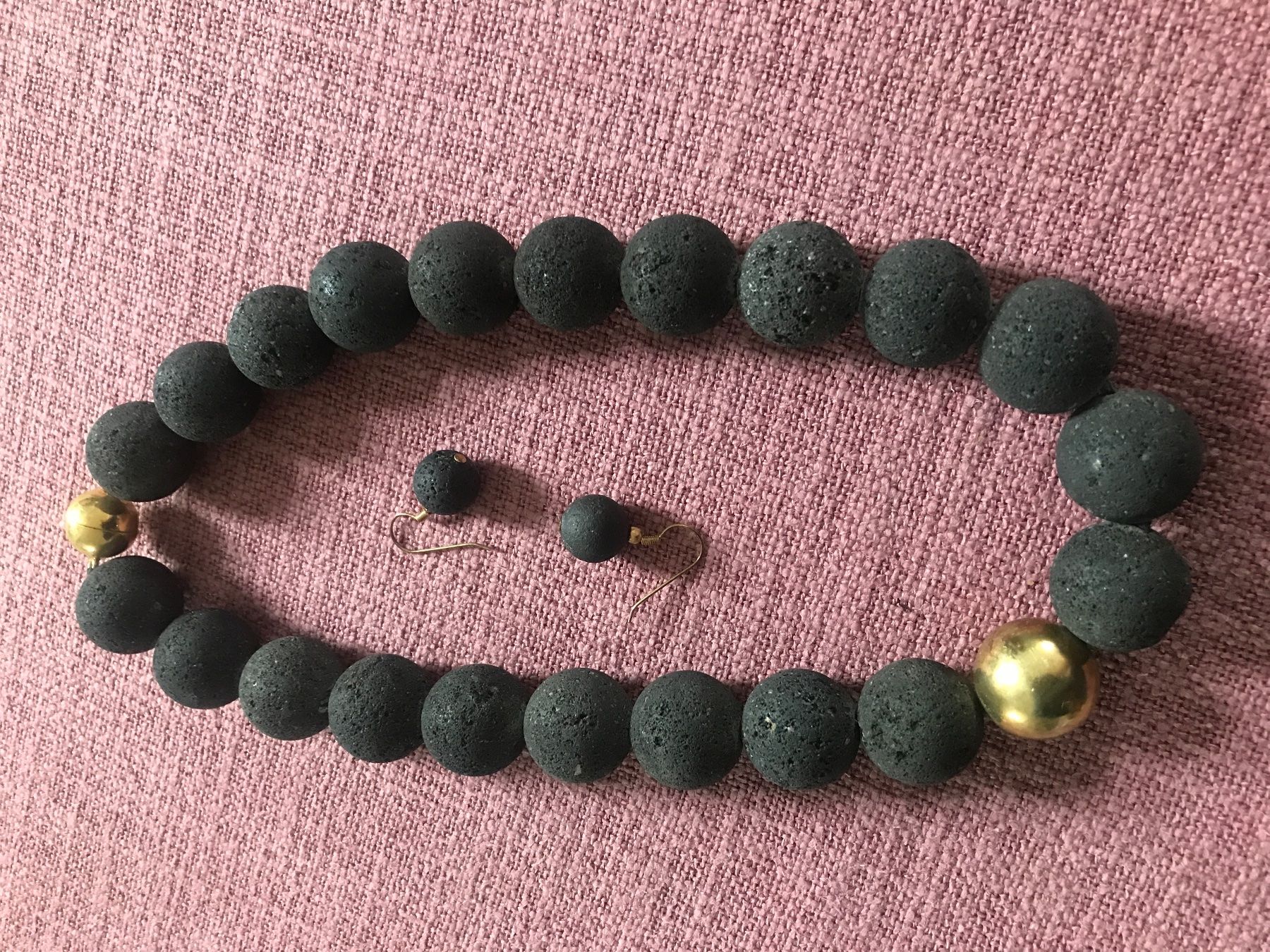 Colliers: Vulkanstein Kette mit Ohrringen, neuwertig – Neuf avec emballage d'origine à Wettingen par Andres54 1