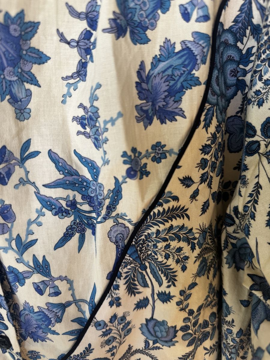Camicette: Wolf Ware Floral Blouse | Size L | Cream/Blue – Usato da Basel venduto da car_9pp9 5