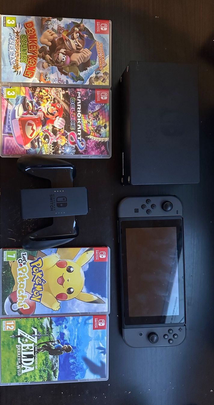 Nintendo Consoles: Nintendo Switch V2 - bundle 512 Go + 4 jeux – Neuf (Voir description) à Cortaillod par mic_lgn2