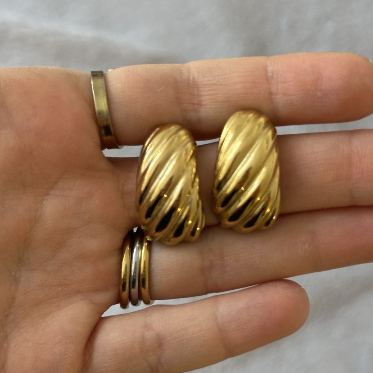 Orecchini pendenti & Orecchini a lobo: Wunderschöne 18KGP Tropfen Goldene Ohrstecker  – Nuovo (secondo la descrizione) da Givisiez venduto da dor_xb9k 1