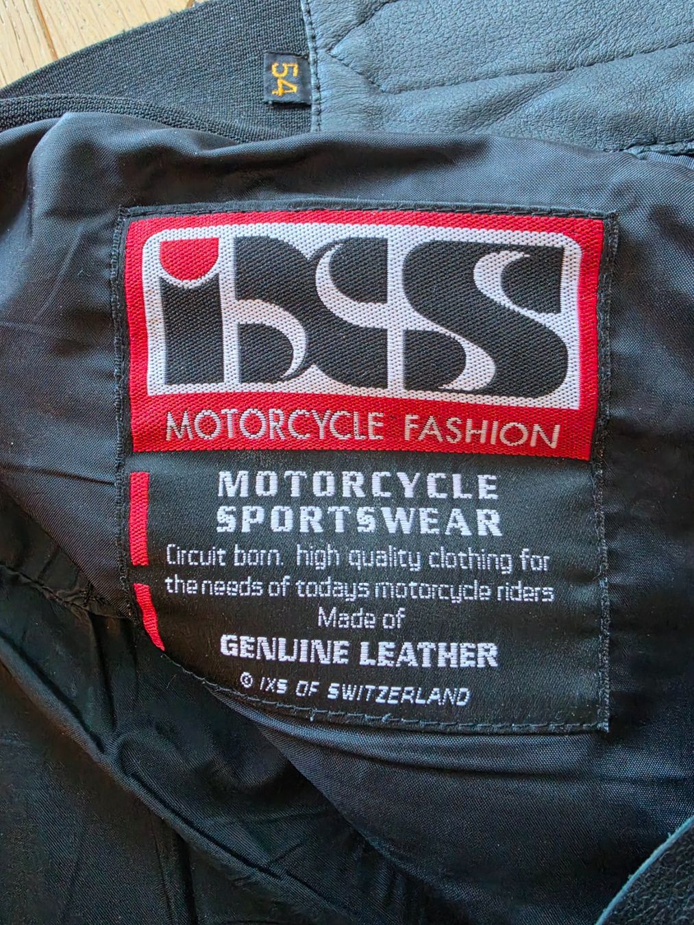 IXS Pantaloni: IXS Leder Motorradhosen Grösse 54 – Usato da Zollikon venduto da Alda 2