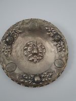 Antiker Zierteller aus Silber mit Fruchtdekor, Vintage
