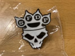 Five Finger Death Punch Pin Anstecker Punk Metal Rock Band