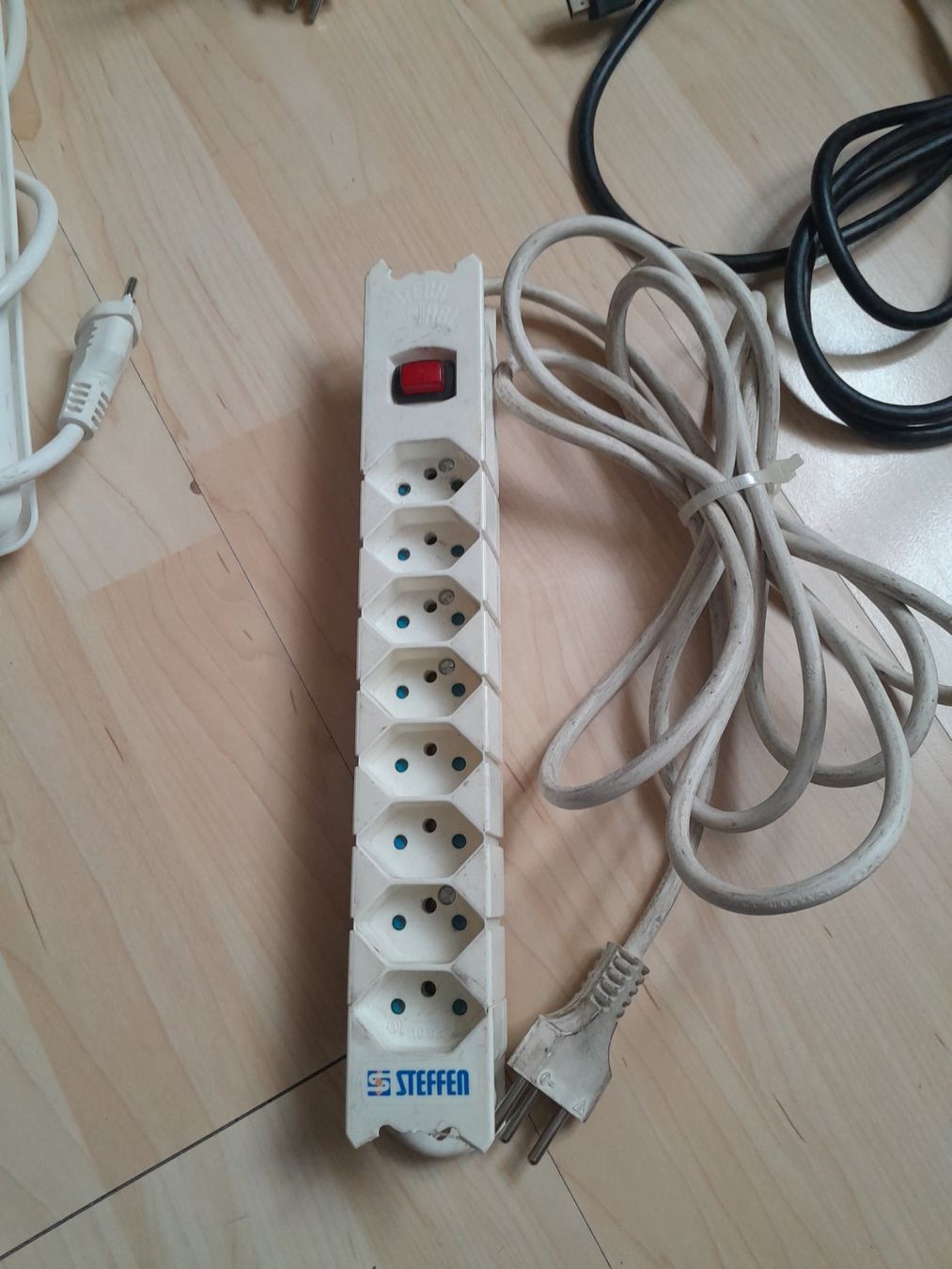 Kabel: Hdmi + multiprise total fr 25 le tout – Gebraucht aus grenchen von Gdesire 4