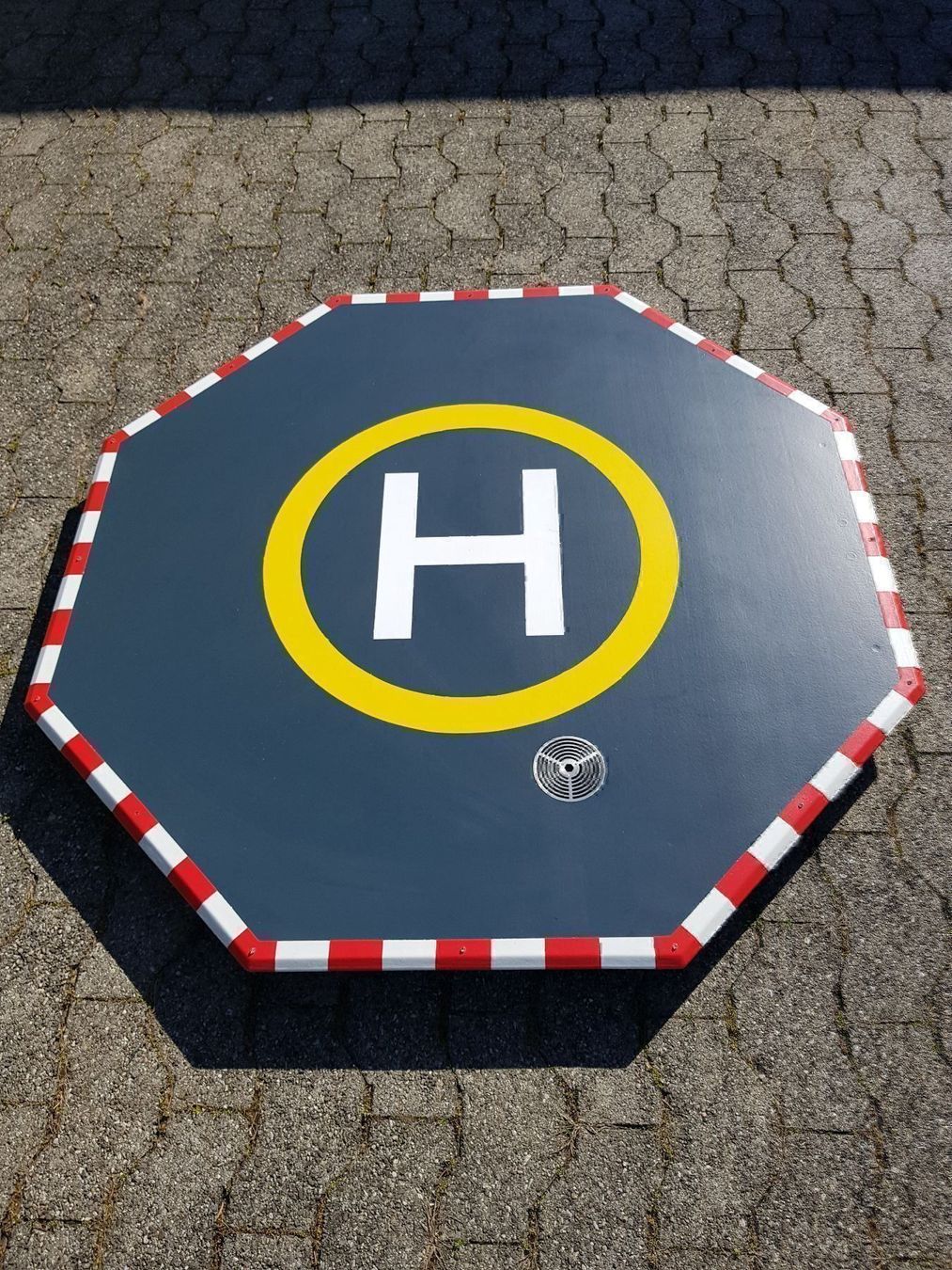 Modellismo RC: Helipad Perfekt Hergestellt mit Led – Nuovo e nell'imballaggio originale da Bellach venduto da Super15 1