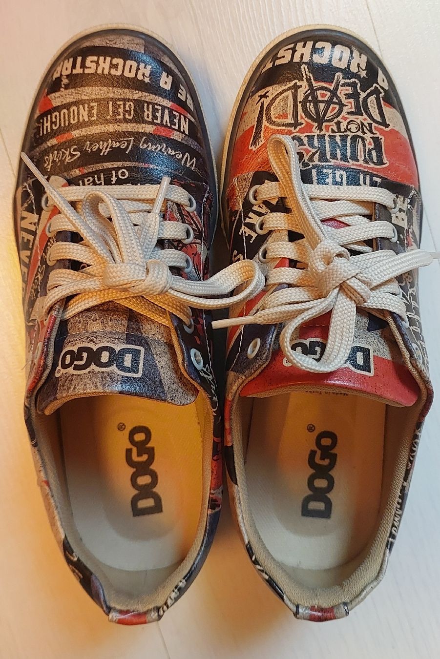 Damenschuhe: Sneaker DOGO – Gebraucht aus Brunnen von CHOUCHOU. 2